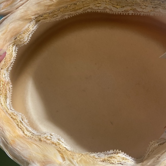 Totally Feathered Jack McConnell Dress Church Hat - Picture 15 of 16